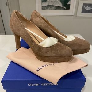 Stuart Weitzman's 'Larsa' pumps